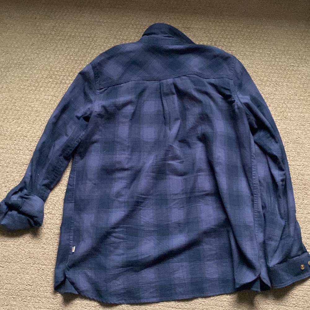 Carhartt button down plaid shirt - Picture 2 of 8